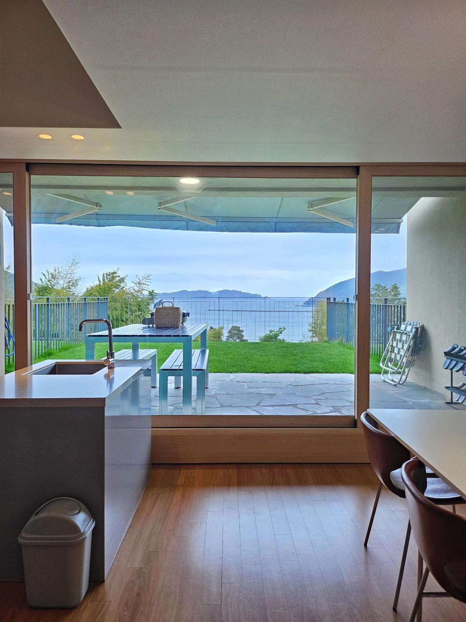 Hotel Sang Sang & Private Sang Sang Pool Villa Geoje Exterior photo