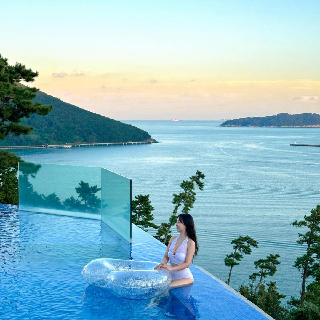 Hotel Sang Sang & Private Sang Sang Pool Villa Geoje Exterior photo